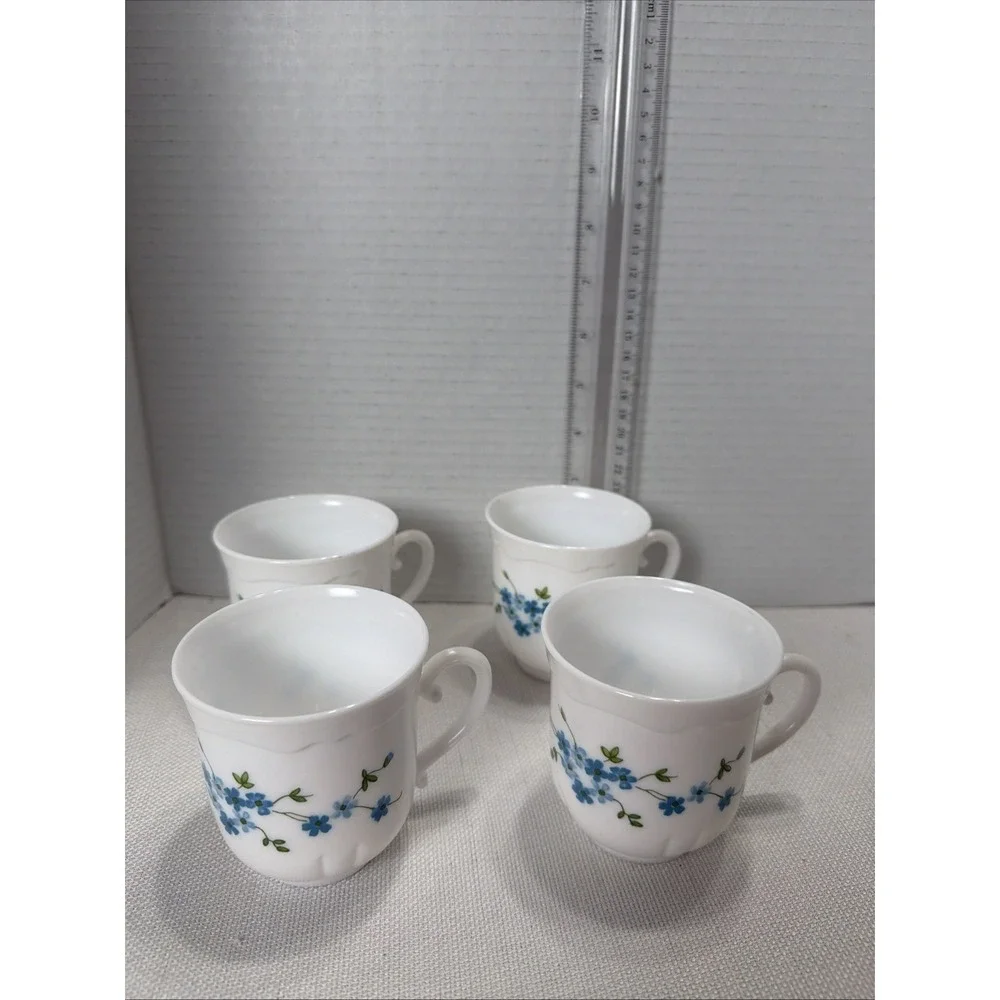 Arcopal VERONICA set of 4 milk glass cups blue flowers France